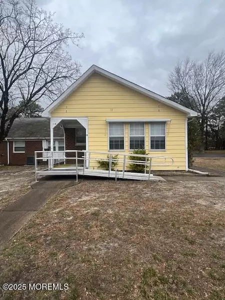 11 Mohican Lane #B, Whiting, NJ 08759