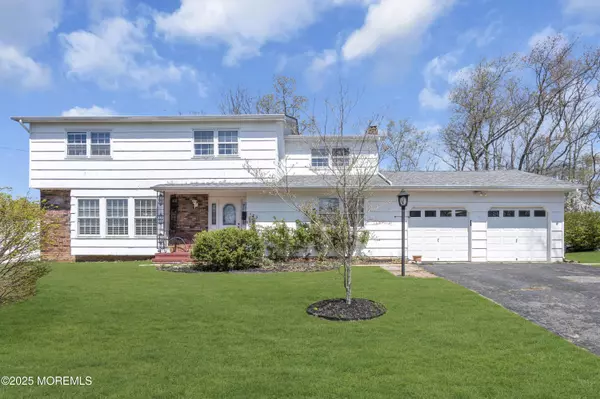 Howell, NJ 07731,123 Salem Hill Road