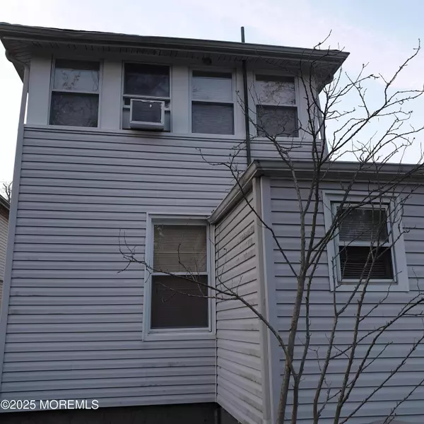 Red Bank, NJ 07701,167 River Street