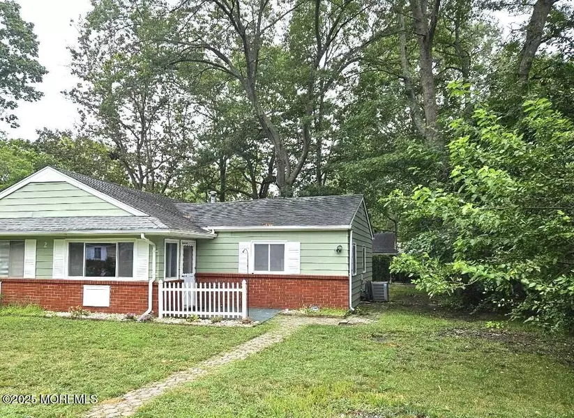 2 Pheasant Street, Manchester, NJ 08759