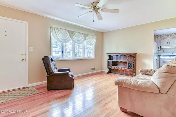 Shrewsbury Boro, NJ 07702,26 N Park Avenue