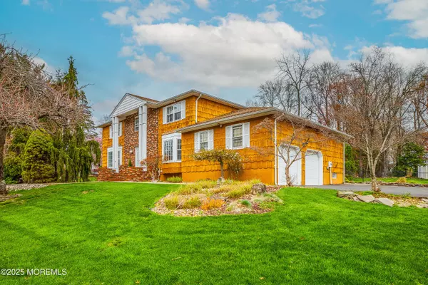26 Washington Avenue, Morganville, NJ 07751