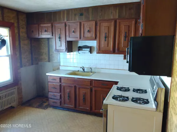 Linden City, NJ 07036,311 Hillside Road