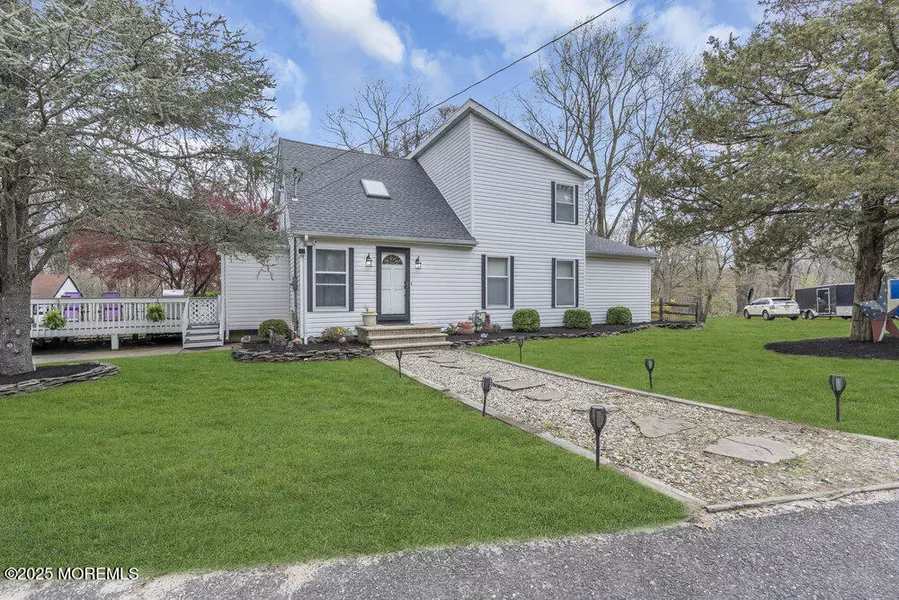 372 Casino Drive, Farmingdale, NJ 07727