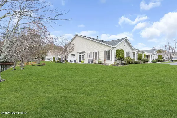 Lakewood, NJ 08701,65 Golden Willows Avenue