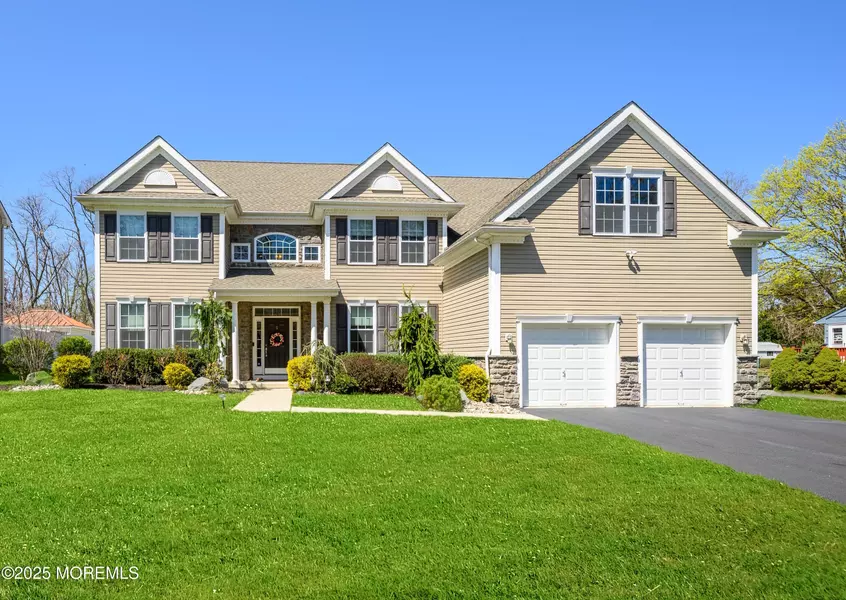 5 Baldwin Avenue, Morganville, NJ 07751