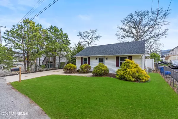 Lanoka Harbor, NJ 08734,835 Bunnell Street