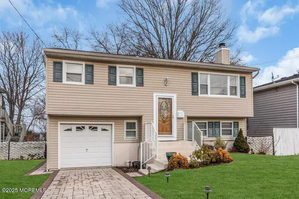 Keyport, NJ 07735,304 Beachwood Way
