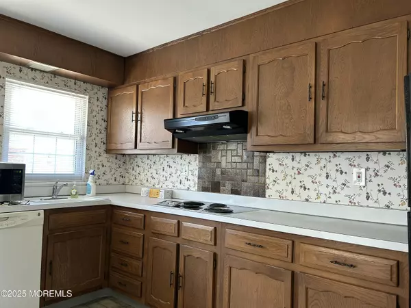 Lakewood, NJ 08701,1047 Fife Court