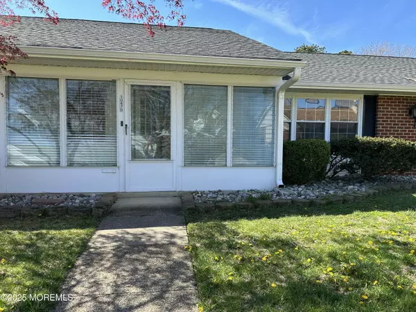 Lakewood, NJ 08701,1047 Fife Court