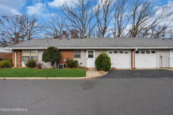 Lakewood, NJ 08701,243 Jefferson Court