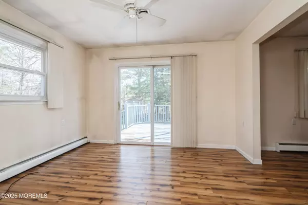 Toms River, NJ 08757,8 Kinsale Street