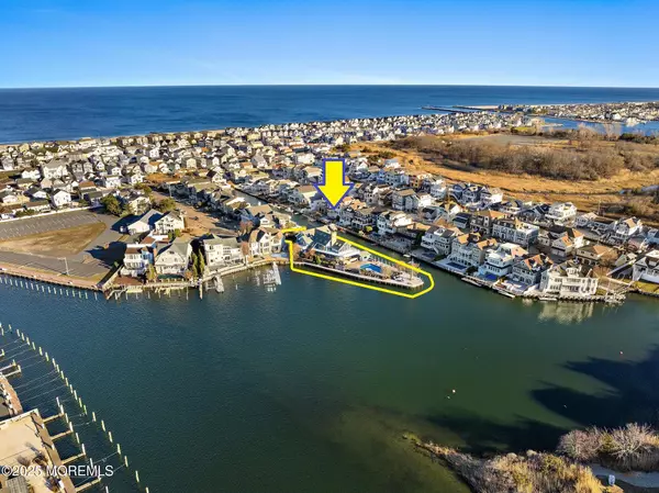 Manasquan, NJ 08736,17 Captains Court