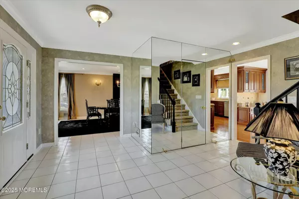 Holmdel, NJ 07733,4 Paddock Court