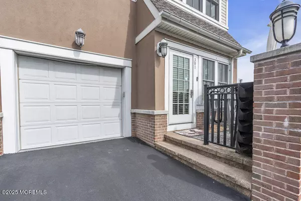 Asbury Park, NJ 07712,301 Lake Avenue #1