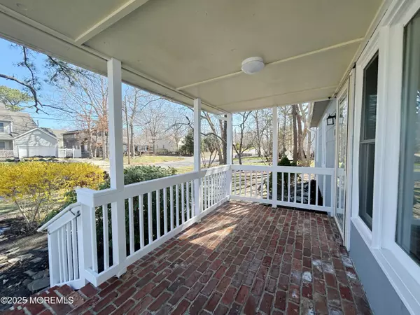 Manahawkin, NJ 08050,1227 Canal Avenue