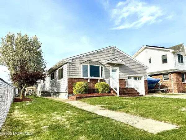 Forked River, NJ 08731,922 Capstan Drive