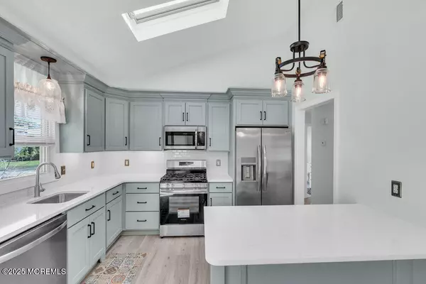 Toms River, NJ 08757,24 Hamilton Court