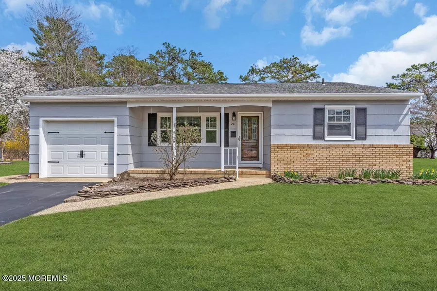 24 Hamilton Court, Toms River, NJ 08757