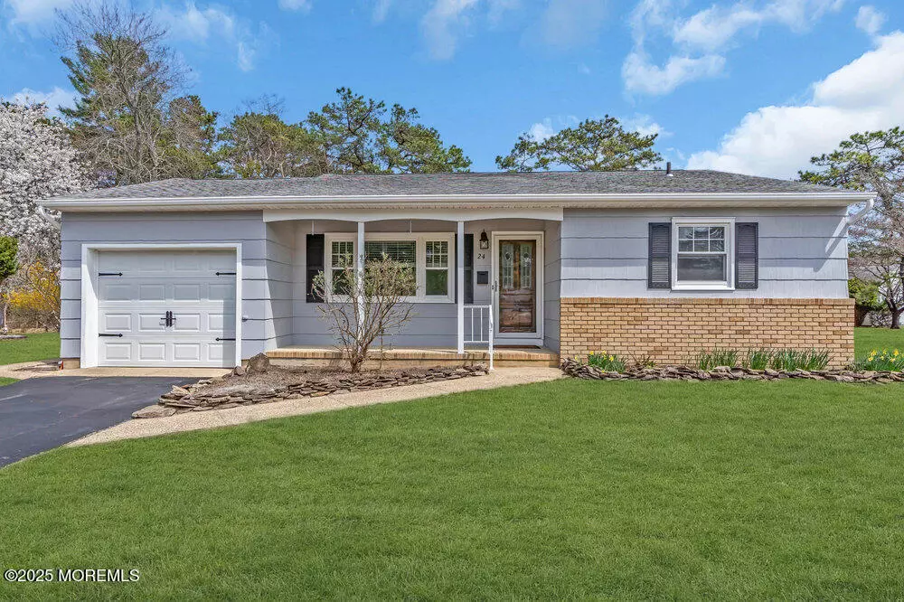 Toms River, NJ 08757,24 Hamilton Court