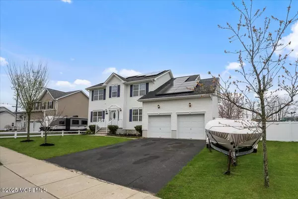 Bayville, NJ 08721,4 Goldenrod Avenue