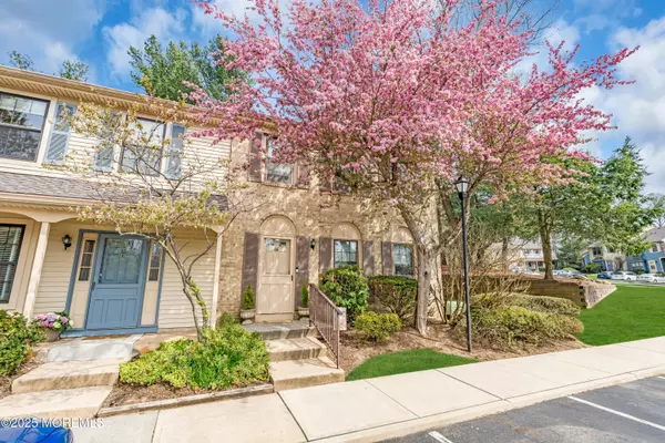 Aberdeen, NJ 07747,86 Bradford Court