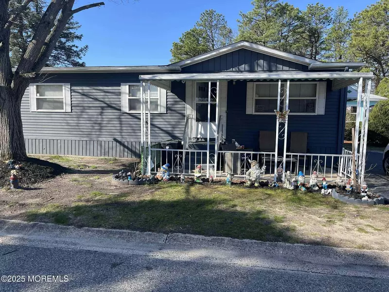 11 Pigeon Court, Whiting, NJ 08759