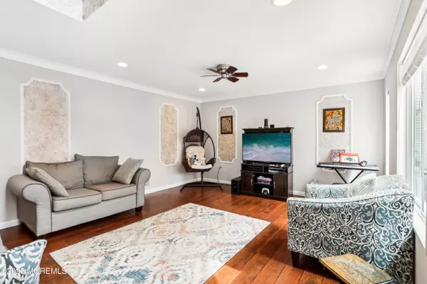 Matawan, NJ 07747,15 Pemberton Drive