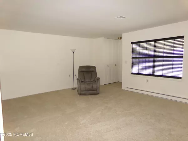 Lakewood, NJ 08701,53 Cambridge Court