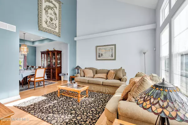 Howell, NJ 07731,31 Woodview Drive