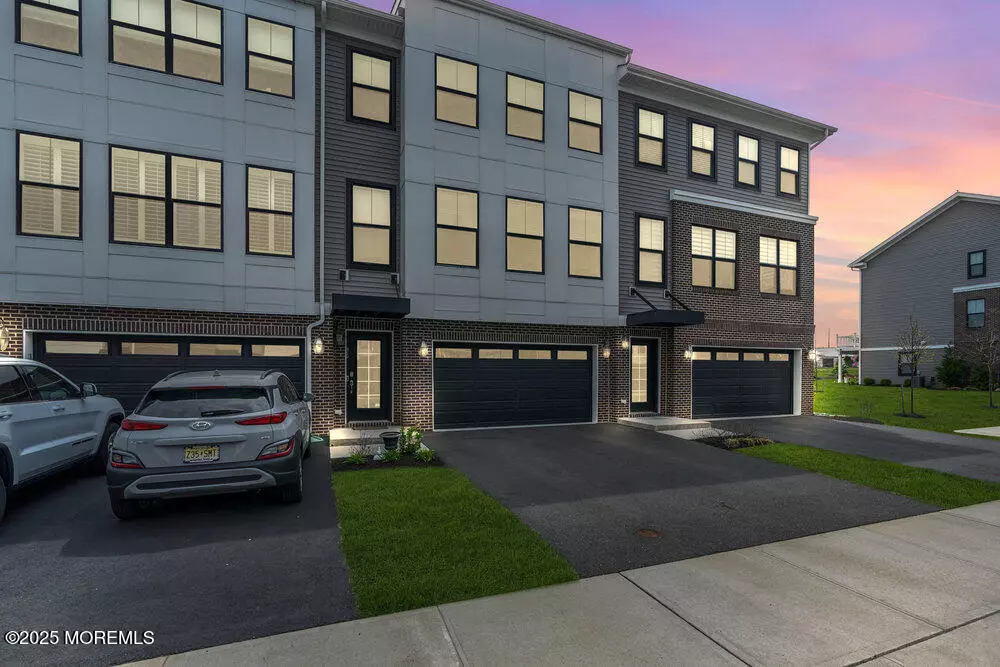 Tinton Falls, NJ 07724,36 Kelly Way