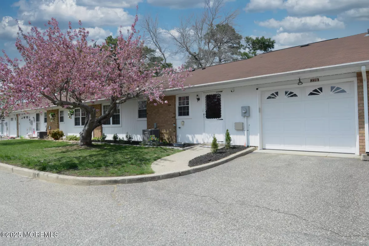 Manchester, NJ 08759,22 Edinburgh Lane