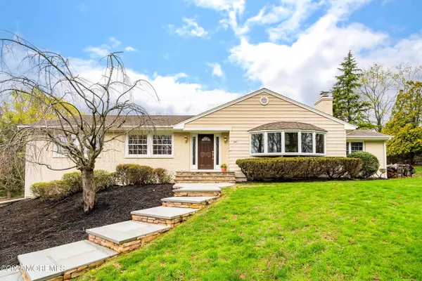 241 Pelican Road, Middletown, NJ 07748