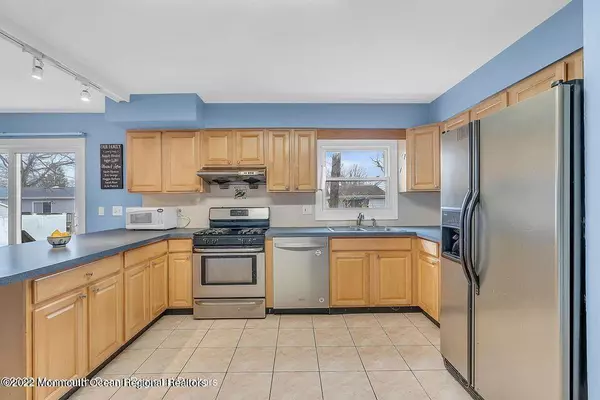 Oakhurst, NJ 07755,605 Carol Avenue
