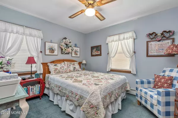 Atlantic Highlands, NJ 07716,100 Bay Avenue