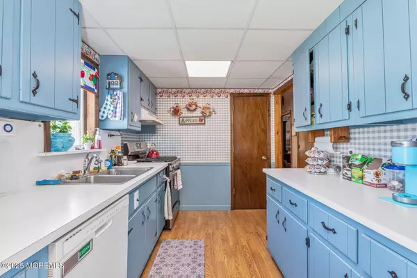 Atlantic Highlands, NJ 07716,100 Bay Avenue