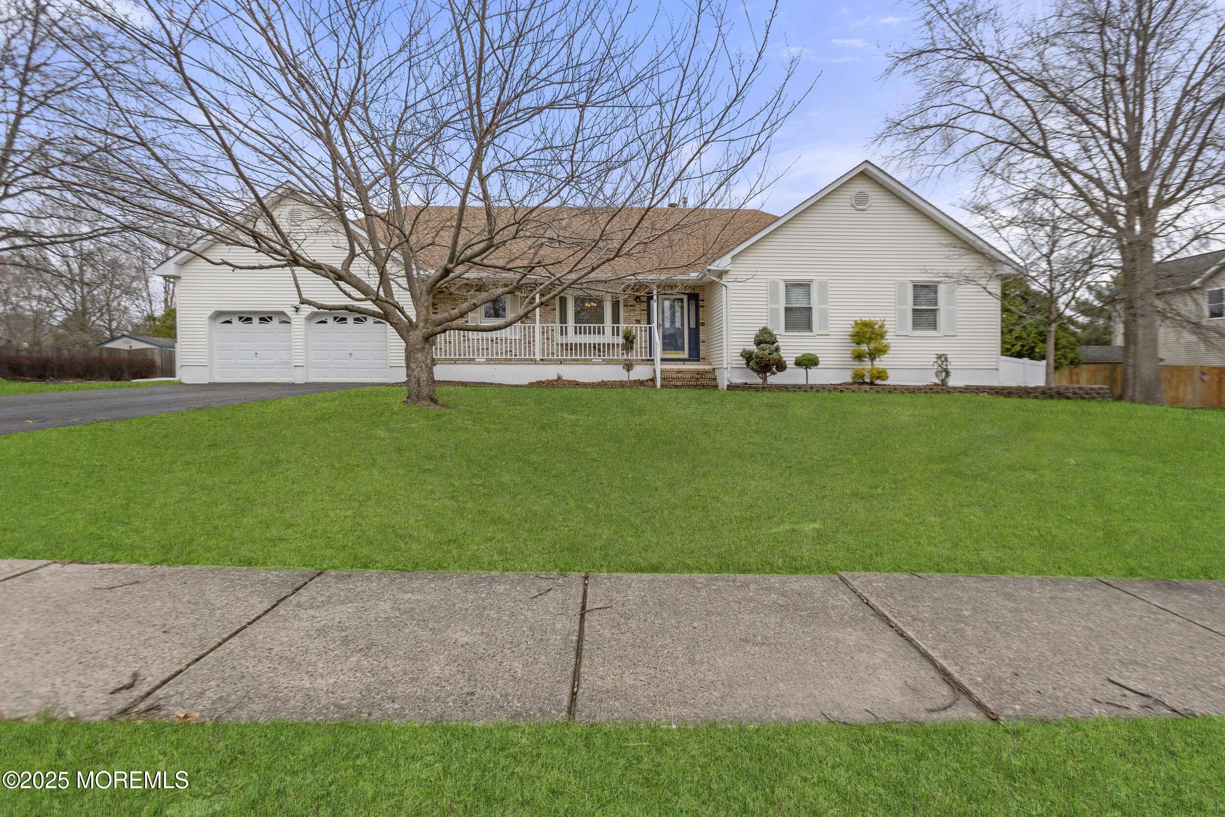 Jackson, NJ 08527,8 Cross Farms Road