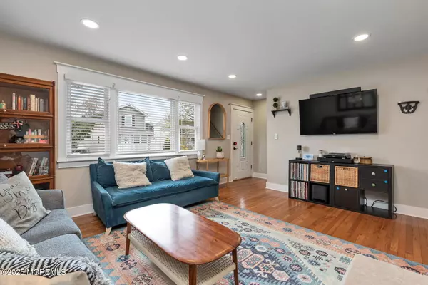 Port Monmouth, NJ 07758,15 Illinois Avenue