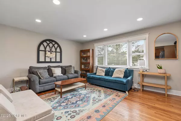 Port Monmouth, NJ 07758,15 Illinois Avenue