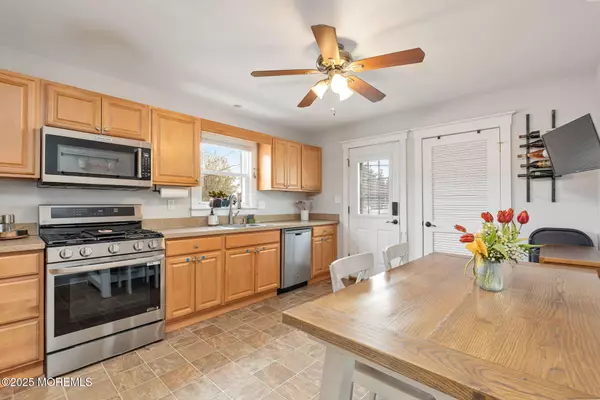 Port Monmouth, NJ 07758,15 Illinois Avenue