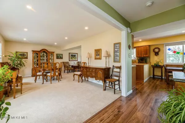 Howell, NJ 07731,60 Appletree Road
