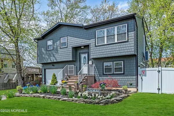 Port Monmouth, NJ 07758,5 Avenue B