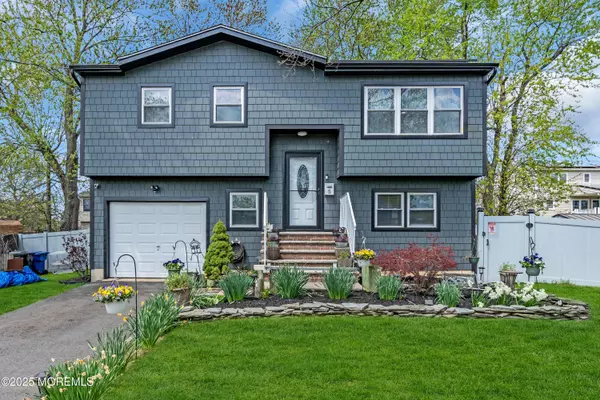 Port Monmouth, NJ 07758,5 Avenue B