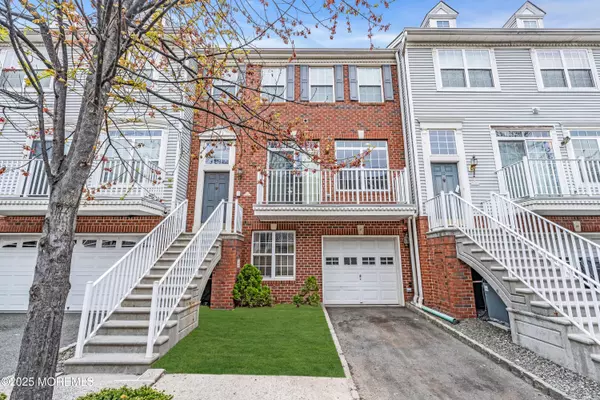 8 Tottenham Court, Jersey City, NJ 07305