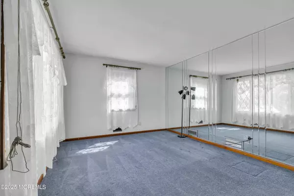 Hopelawn, NJ 08861,19 Clyde Avenue