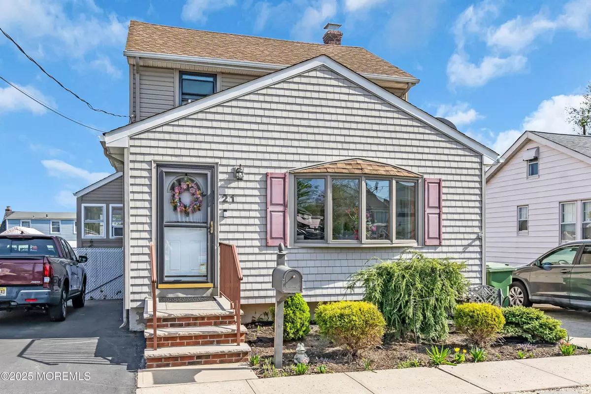 South Amboy, NJ 08879,21 Luke Street