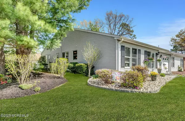 Lakewood, NJ 08701,233 Cloverdale Drive