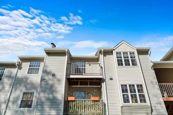 Keyport, NJ 07735,231 Atlantic Street #81D