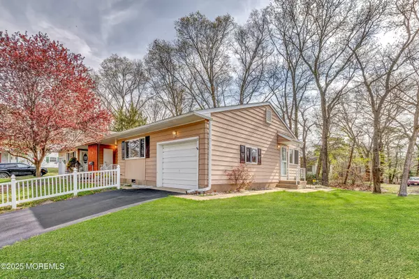 Whiting, NJ 08759,7 Kentucky Way #A