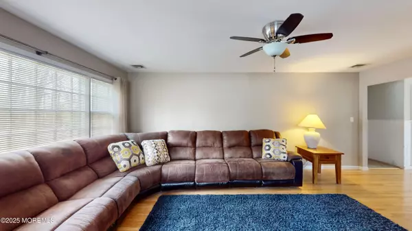 Matawan, NJ 07747,9 Gulfstream Boulevard